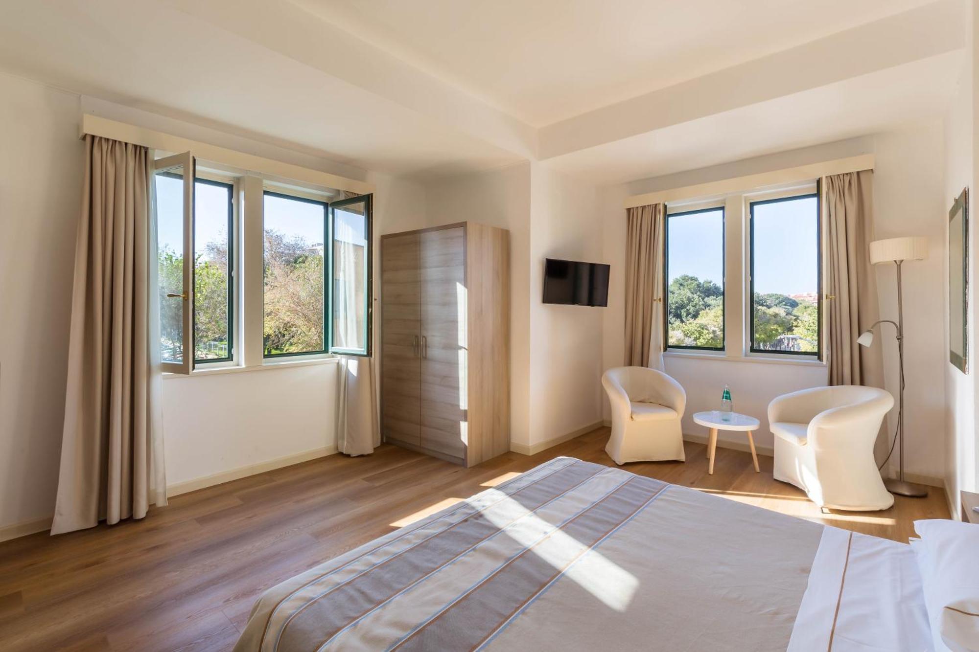 Catalunya Hotel 4*